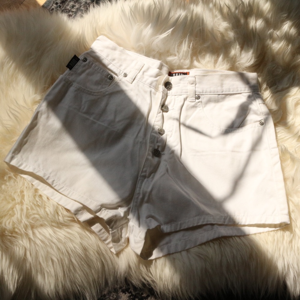 WOMEN SHORTS